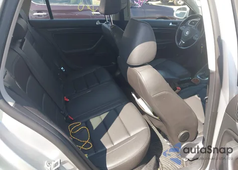 2014 Volkswagen Jetta Sportwagen 2.0L Tdi from USA, damaged, VIN 3VWPL7AJ0EM622329